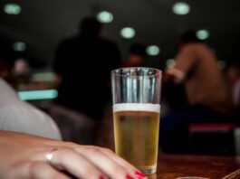 Salvador: Uso de álcool entre adolescentes cai, mas cigarro eletrônico avança; já atinge quase 2 em cada 10 jovens