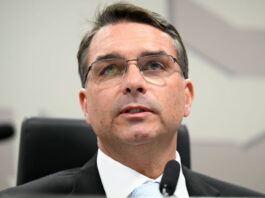 Flávio vê fortalecimento de Lula em ano eleitoral e pede aos Estados Unidos adiamento de tarifas contra Brasil