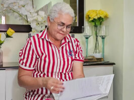 Aos 65 anos e após 43 anos longe da escola, Josélia Santos conquista uma vaga na Universidade Federal do Recôncavo e já se torna a mais nova universitária