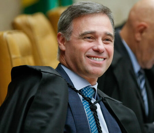 Mendonça determina prorrogação da CPMI do INSS no Senado e dá 48 horas para Alcolumbre oficializar decisão