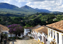 Gildásio Cavalcante mostra beleza de Tiradentes em visita registrada pela TV Recôncavo Turismo com um clima tranquilo, arquitetura colonial e culinária típica