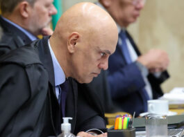 STF: Moraes impõe tornozeleira, proíbe visitas e veta comunicação externa em prisão domiciliar de Bolsonaro