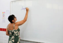 Lista final com professores da rede pública beneficiados com licença-prêmio em dinheiro é publicada na Bahia