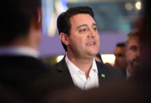 Ratinho Junior desiste de pré-candidatura à Presidência e diz que vai concluir mandato como governador do Paraná