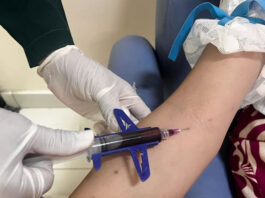 Exame de sangue em teste no Brasil pode ajudar a detectar câncer de mama; especialistas avaliam avanço promissor