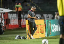 Jair Ventura explica apagão do Vitória em derrota para o Botafogo-PB no Barradão e projeta retorno dos titulares
