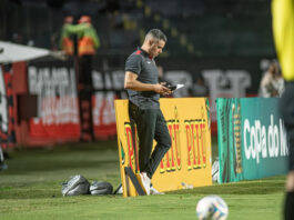 Jair Ventura explica apagão do Vitória em derrota para o Botafogo-PB no Barradão e projeta retorno dos titulares