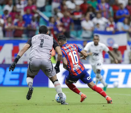 Ba-Vi válido pelo Brasileiro tem lambança de goleiro e gol anulado em rebote de pênalti com menos de cinco minutos