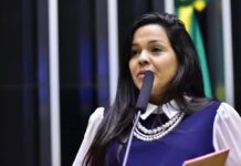 Priscila Costa surge como possível vice em eventual chapa presidencial de Flávio Bolsonaro