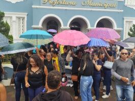 Servidores municipais protestam em Santo Antônio de Jesus em prol do reajuste salarial da categoria e cobram nova proposta do município; confira