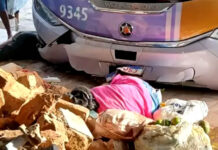 Motorista de ônibus que invadiu rodoviária e matou duas mulheres atropeladas diz à polícia que passou mal