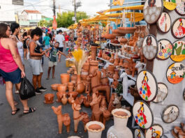 Feira de Caxixis 2026 transformou Nazaré em palco vivo da cultura popular, onde o barro ganhou forma e identidade nas mãos de artesãos de Maragogipinho