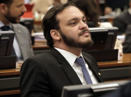Ex-deputado federal é preso por suspeita de receber R$ 2 milhões de reais para facilitar fuga de detentos na Bahia