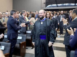 Novo presidente do TRE-BA toma possa e prometeu combater fake news e mau uso de inteligência artificial nas eleições
