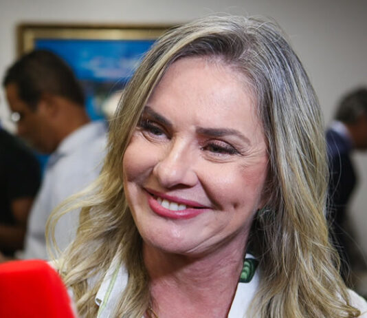 Ivana Bastos ‘fugiu’ da imprensa após sessão na Assembleia Legislativa da BA em meio a especulação sobre vice; veja