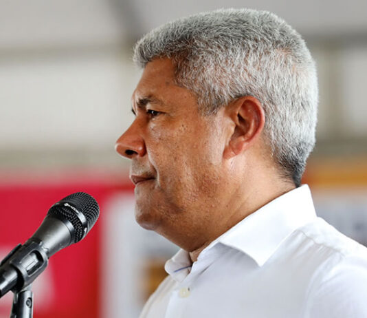 Jerônimo Rodrigues pediu empenho de aliados em reunião de pré-campanha e falou de entrega de obras na Bahia; veja