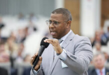 Pastor Osiel Gomes orienta mulheres a denunciarem violência doméstica e dispara: ‘Não é oração, é denúncia’