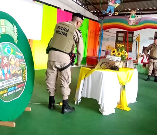 Polícia Militar promove ação educativa em escola de Santo Antônio de Jesus e reforça cultura de paz; 14º BPM levou orientação sobre segurança e cidadania