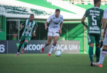 Fora de casa e com um a menos, Vitória empata com a Chapecoense por 1×1 em jogo do Campeonato Brasileirão
