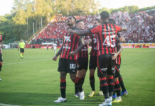 Patada do Leão: Com autoridade, Vitória faz 2×0 no São Paulo no Barradão e sobe na tabela pelo Brasileirão