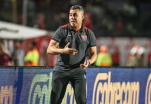 Ventura valoriza postura do Vitória contra o Corinthians: ‘Gostei do que vi’; técnico vê rubro-negro em crescente