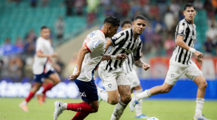 Fim do jejum! Bahia vence o Botafogo de virada na Fonte Nova e volta ao G-6; time encerra sequência sem triunfos