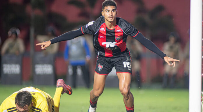 Vitória vence o Internacional por 2 a 0 no Barradão e dá salto na tabela da Série A do Campeonato Brasileiro