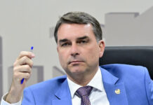 Após áudio, Flávio Bolsonaro tenta encontro com banqueiro, mas é ignorado e enfrenta um período de ‘isolamento’