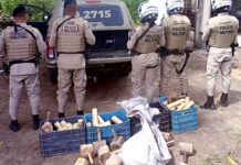 Cerca de 90 artefatos explosivos foram apreendidos durante ação da PM em Muritiba e suspeitos fugiram e deixaram arsenal em fábrica clandestina; veja mais