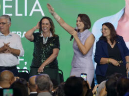 Michelle chama Moraes de ‘irmão em Cristo’ durante evento; ex-primeira dama é conhecida por criticar ministro