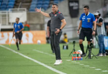 Técnico Jair Ventura celebra vaga na final e projeta primeiro título pelo Vitória: ‘Queremos ficar marcados esse ano’