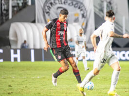 Fora de casa, Vitória perde para o Santos e segue sem saber o que é vencer como visitante no Campeonato Brasileiro