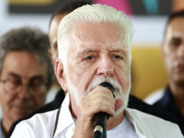‘Procure de lanterna na mão uma obra de Bolsonaro na Bahia’, desafia Jaques Wagner durante plenária PGP; veja mais