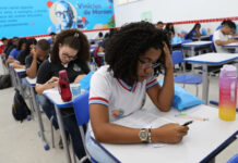 Taxa de abandono escolar nas escolas de ensino médio na Bahia caíram de 12,9% para 3% entre 2022 e 2025