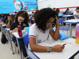 Taxa de abandono escolar nas escolas de ensino médio na Bahia caíram de 12,9% para 3% entre 2022 e 2025