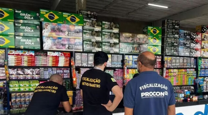 Cerca de 7 mil fogos de artifício são apreendidos durante operação policial em cinco cidades do interior da Bahia