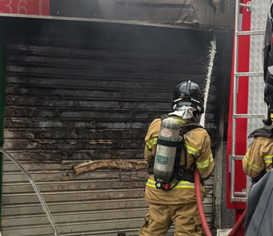 Incêndio atinge ponto comercial no centro de Santo Antônio de Jesus