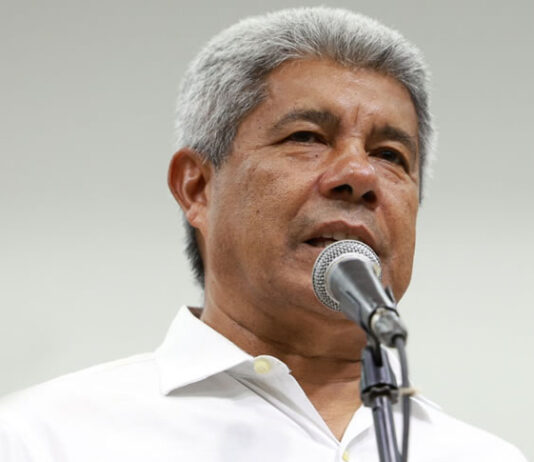 Jerônimo e ACM Neto confirmam presença no primeiro debate ao Governo da Bahia