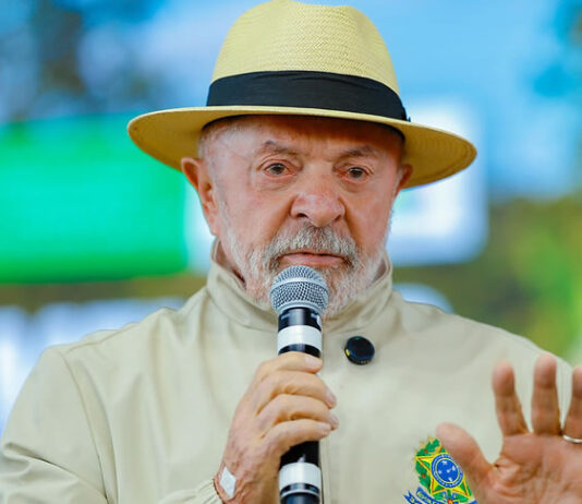PF conclui que Flávio Bolsonaro caluniou Lula atribuindo crimes como tráfico de drogas e lavagem de dinheiro