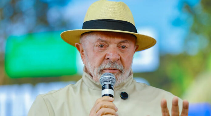 PF conclui que Flávio Bolsonaro caluniou Lula atribuindo crimes como tráfico de drogas e lavagem de dinheiro
