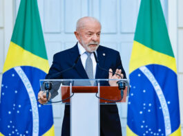 Lula sanciona lei que fixa em R$ 5.130 piso salarial dos profissionais do magistério da educação básica
