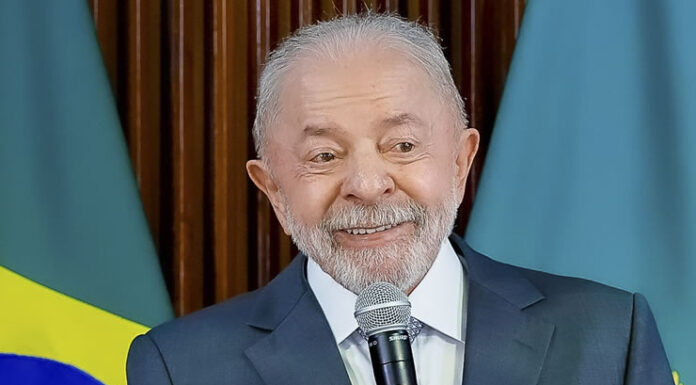 Quaest: Lula amplia vantagem sobre Flávio Bolsonaro em simulação de segundo turno