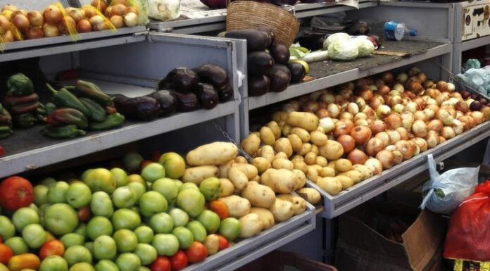 Batata, tomate, pepino e cebola puxam alta de alimentos no país e ajudaram a pressionar a inflação, aponta IPCA