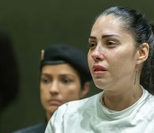 Monique Medeiros, mãe de Henry Borel, deixa a cadeia após receber perdão judicial no julgamento do filho; veja