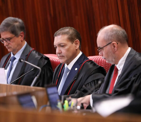 Nunes Marques cria comissão no TSE para definir como a Justiça Eleitoral vai usar inteligência artificial; entenda
