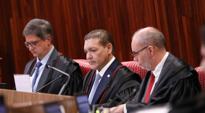 Nunes Marques cria comissão no TSE para definir como a Justiça Eleitoral vai usar inteligência artificial; entenda