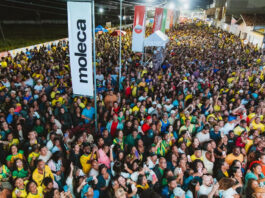 Cantor Thiago Aquino fez uma multidão arrochar no primeiro dia do São João de Cruz das Almas em um show pré-jogo do Brasil no Circuito Murilo Sena; veja
