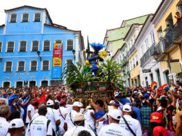 Dois de julho: uma multidão toma as ruas de Salvador em celebração aos 203 anos da Independência da Bahia