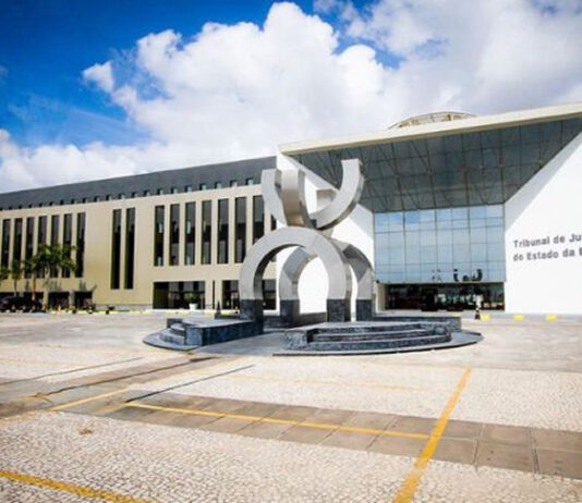 TJ-BA mantém demissão de servidor por fraudes no sistema PROJUDI