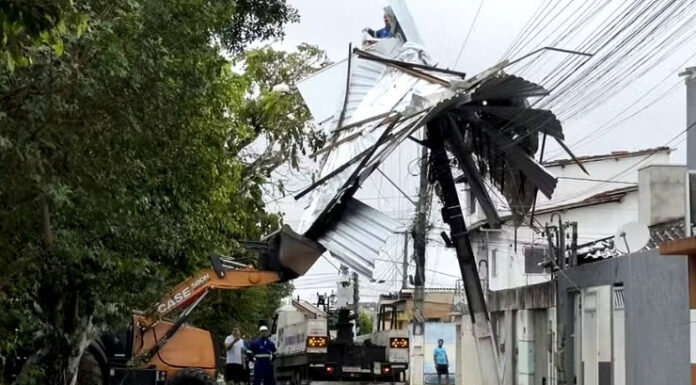 Cidade baiana decreta emergência após destruição causada por vendaval; mais de 20 pessoas estão desalojadas
